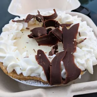 Eggnog pie