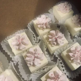 Vanilla cheesecake with raspberry buttercream