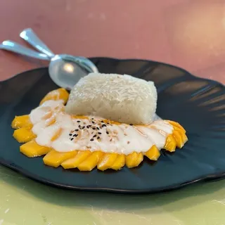 Coconut Sweet Rice with Mango