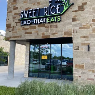 Sweet Rice Thai outside