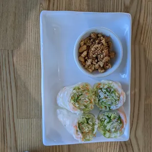 vegetable rolls with peanut sauce