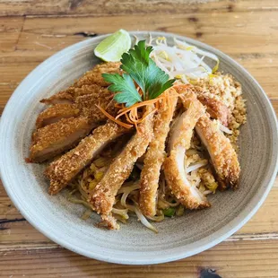 Crispy Chicken Pad Thai Dinner