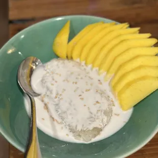 Mango Sweet Sticky Rice with Mango (Seasonal)