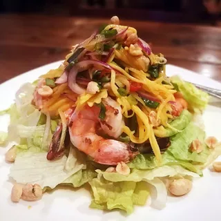 Grilled Shrimp Mango Salad