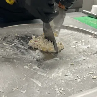 Starting the rolled ice cream