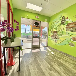 Waiting for our drinks