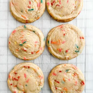 Sprinkle sugar cookies