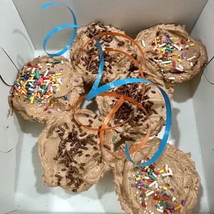 Delicious chocolate frosting cupcakes, light &amp; fluffy homemade frosting, not too sweet... just perfect!