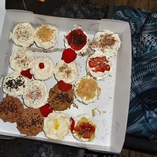 Cupcakes for my husband's birthday dinner.  They were delish!  :P