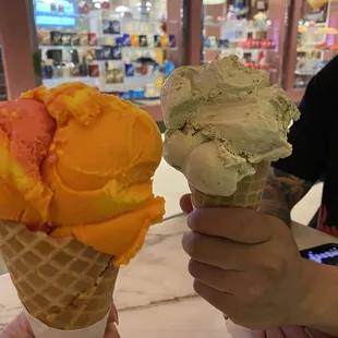 Maui Waui Sherbet &amp; Espresso Almond Crunch