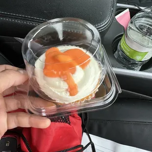 Orange dreamsicle cupcake $4