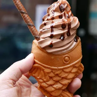 "Ah-Bong" Fish shaped Choco Cone