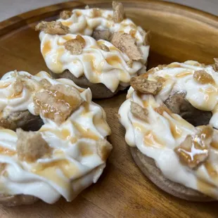 Caramel apple donute