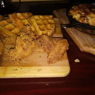 I had ordered the chicken and waffles and the lobster mac. Perfectly seasoned and the lobster didnt overpower the mac and cheese