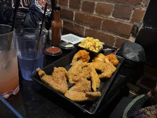 Floods Bar & Grille
