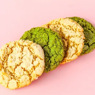 Vegan &amp; Gluten Free cookies: peanut butter &amp; matcha
