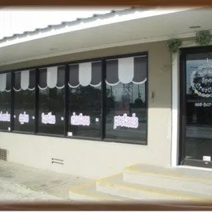 Store front - Please don't drool on the windows!