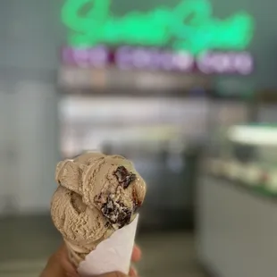 Kahlua Almond Fudge (think Mocha Almond Fudge from Baskin Robins but homemade and more delicious)