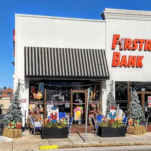 the front of a fast food bank