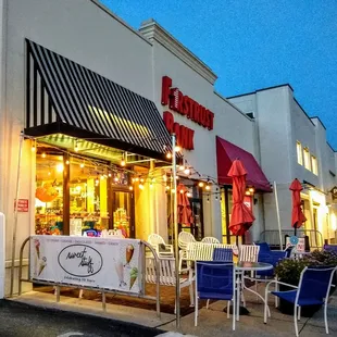 the outside of a restaurant