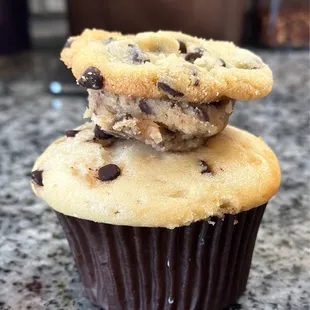 Cookie dough cupcake WHAT!!!! I will always say this is my most favourite bakery!!! :D