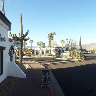 Storefront in picturesque Carefree, AZ