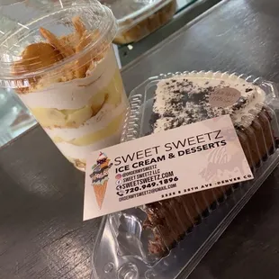 Banana pudding and Chocolate Mousse Pie!!!! Must try!!!