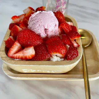 Strawberry Snow Ice
