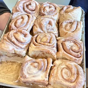 Cinne rolls fresh out of the oven. (･‿･) Huge too! I've had a hanker for these all week long. lol.  #SweetTheory-King St.