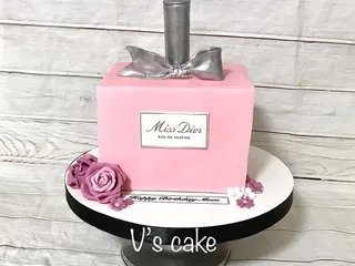 V’s Cake