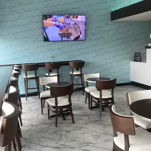 Very nice area to enjoy food! Very clean! And they have free wi-if!