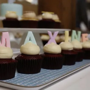 Custom name cupcakes