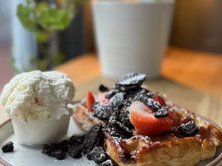 Zinneken's Belgian Waffles - Harvard Square