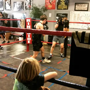 Studying the Sweet Science at Sweet Z&apos;s Boxing Gym in KCK