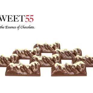 EMJ - Eiger, Mönch, Jungfrau An award-winning chocolate snack bar with roasted hazelnuts