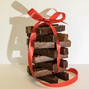 Swiss Hazelnut Branchli:
A piece of chocolate every Swiss knows and loves!