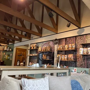 Sweeteas product shelves