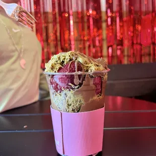 Dubai chocolate strawberry cup. 10/10 amazing!!