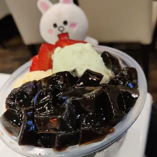 Aunty Kenzie let Cony have some fresh strawberry from her V3: Basil Seeds &amp; Vanilla Ice Cream with Vanilla Frost