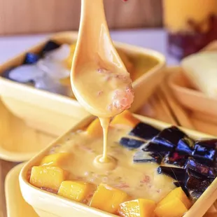 Mango Pomelo Sago with Grass Jelly