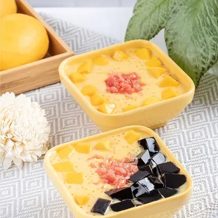 Mango Pomelo Sago (Bottom: with Grass Jelly)