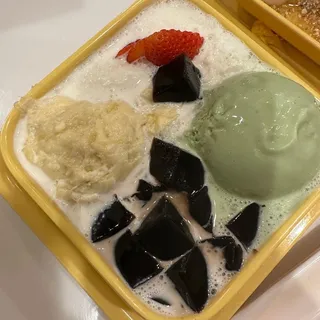 Durian and Vanilla Ice Cream with Vanilla Frost