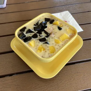 Coconut Milk Sago and Grass Jelly