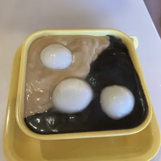 Sesame Soup with Sesame Rice Balls