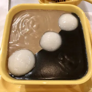 Sesame and Walnut Soup with Sesame Rice Balls