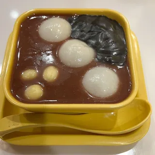 Sesame and Red Bean Soup with Sesame Rice Balls