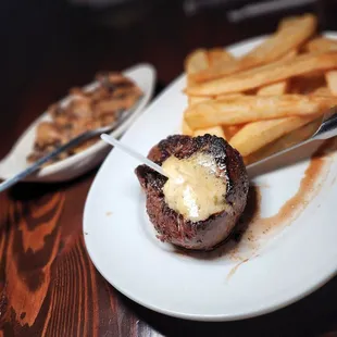4oz filet, steak fries and mushrooms