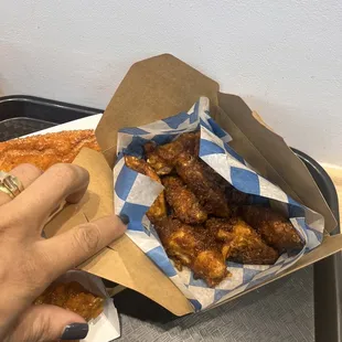 Soy Garlic Wings (8pc)