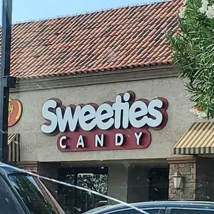 Well I got paid today.... so Sweeties, here I come!