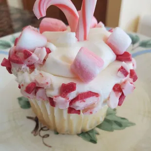 This peppermint stick cupcake is so yummy!
